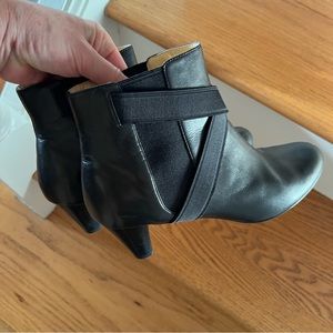 COLE HAAN air lyric black ankle booties